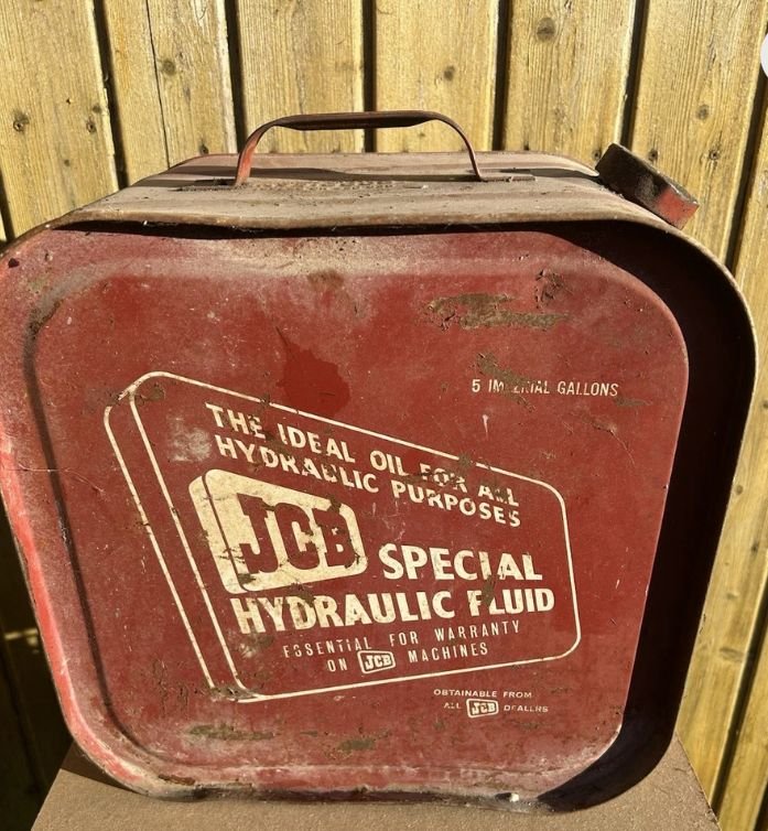 Bidon JCB — lubrifiants industriels