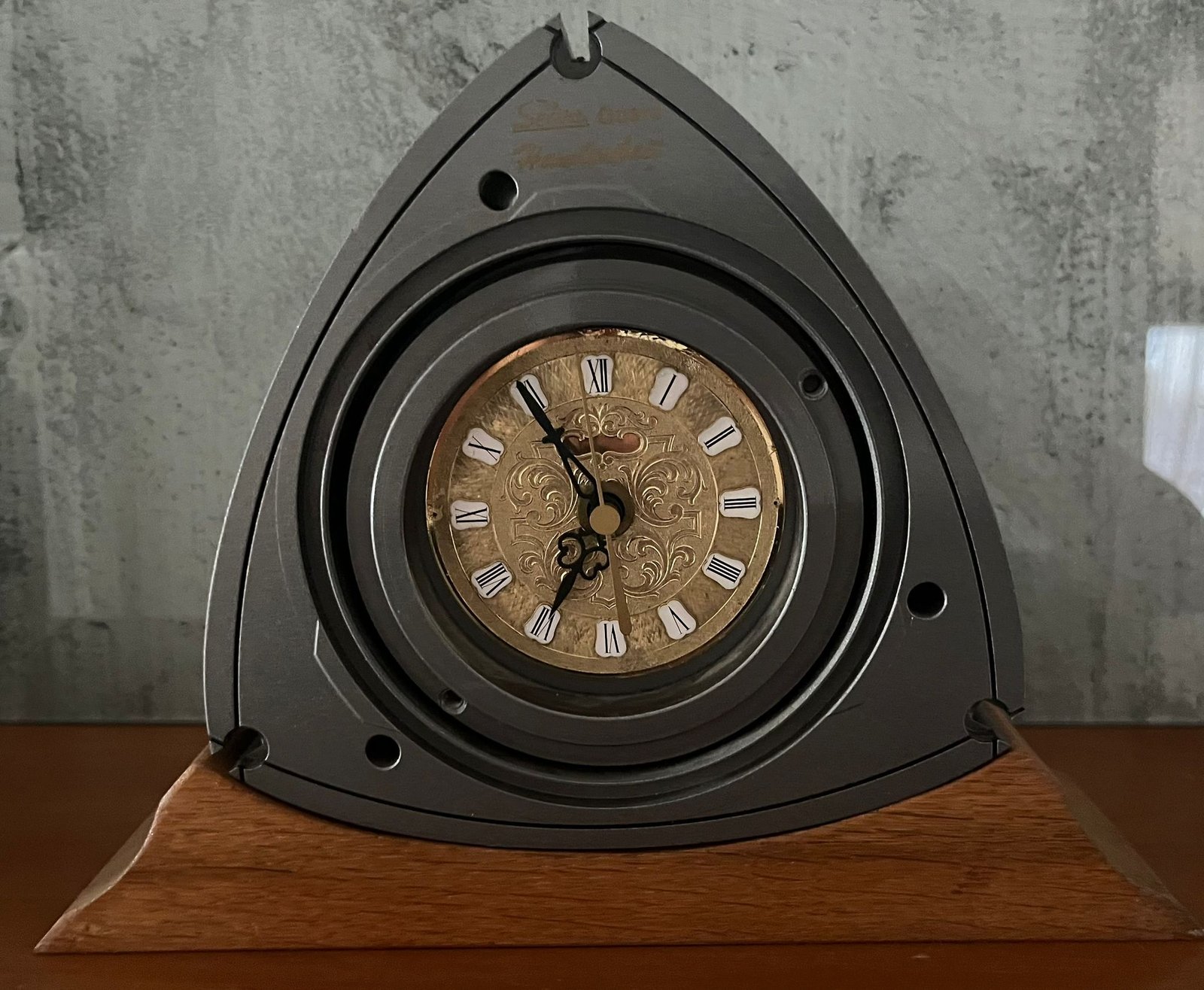 Horloge rotative industrielle — mécanique vintage